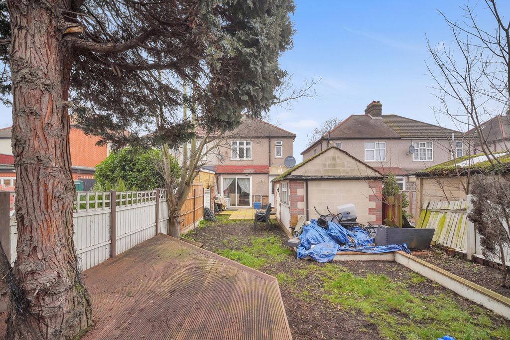 Property photo 2 of 21