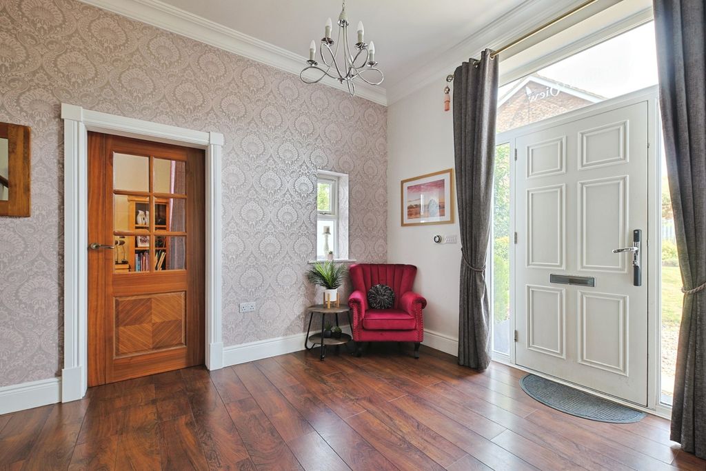 Property photo 2 of 25 4362675