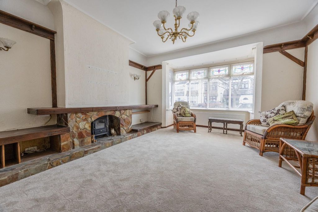 Property photo 2 of 23