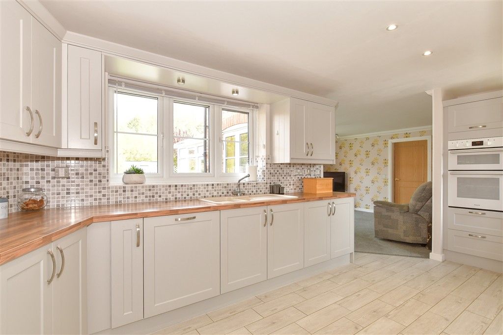 Property photo 1 of 16 Kitchen