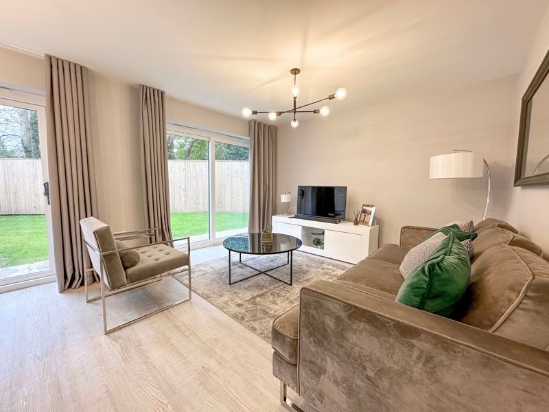 Property photo 1 of 15 Lounge