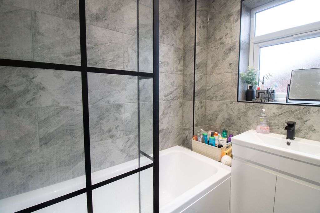 Additional image 21 of 3 bed semi-detached house for saleAvon Close, Pontllanfraith NP12