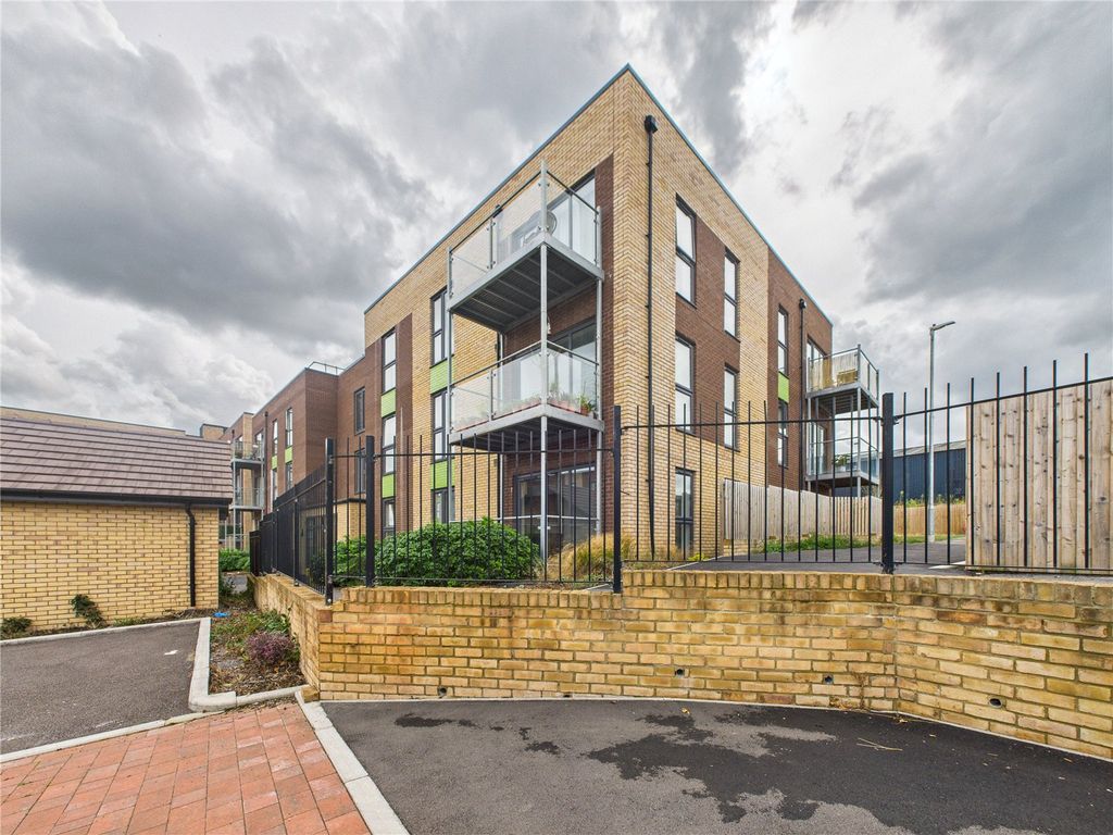 Property photo 2 of 16 Picture No. 21