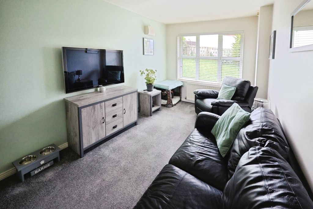 Property photo 3 of 17 Pbox-Img.Jpg