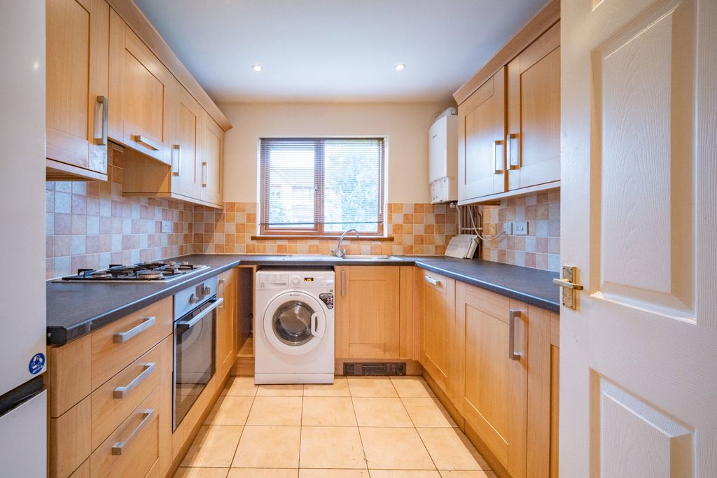 Property photo 2 of 20