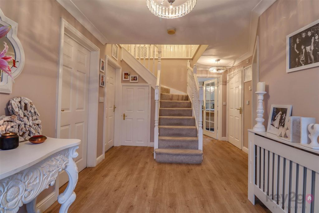 Property photo 2 of 32 Img_9365-Img_9367.Jpg