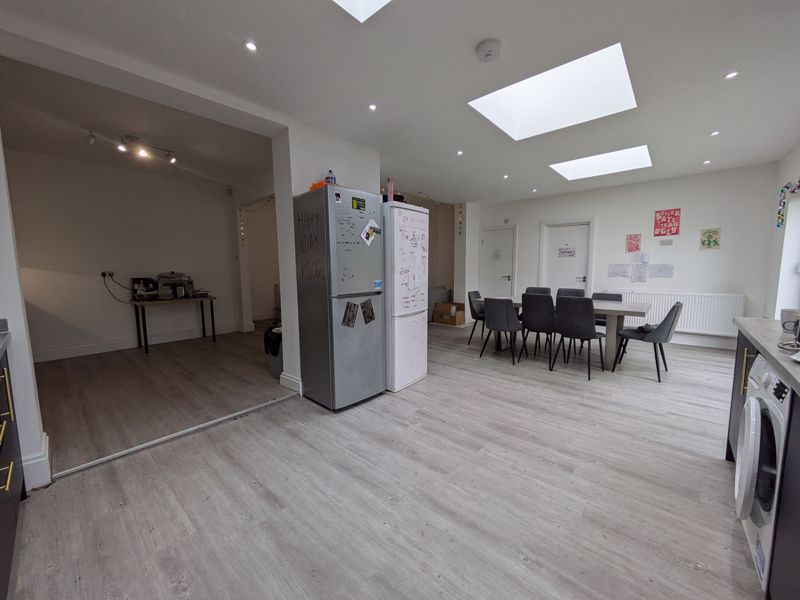 Property photo 2 of 19 Photo 21