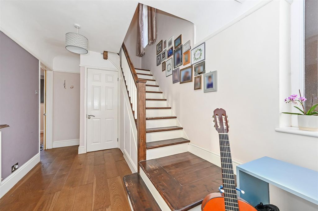 Property photo 3 of 20 Ph36_6324292.Jpg