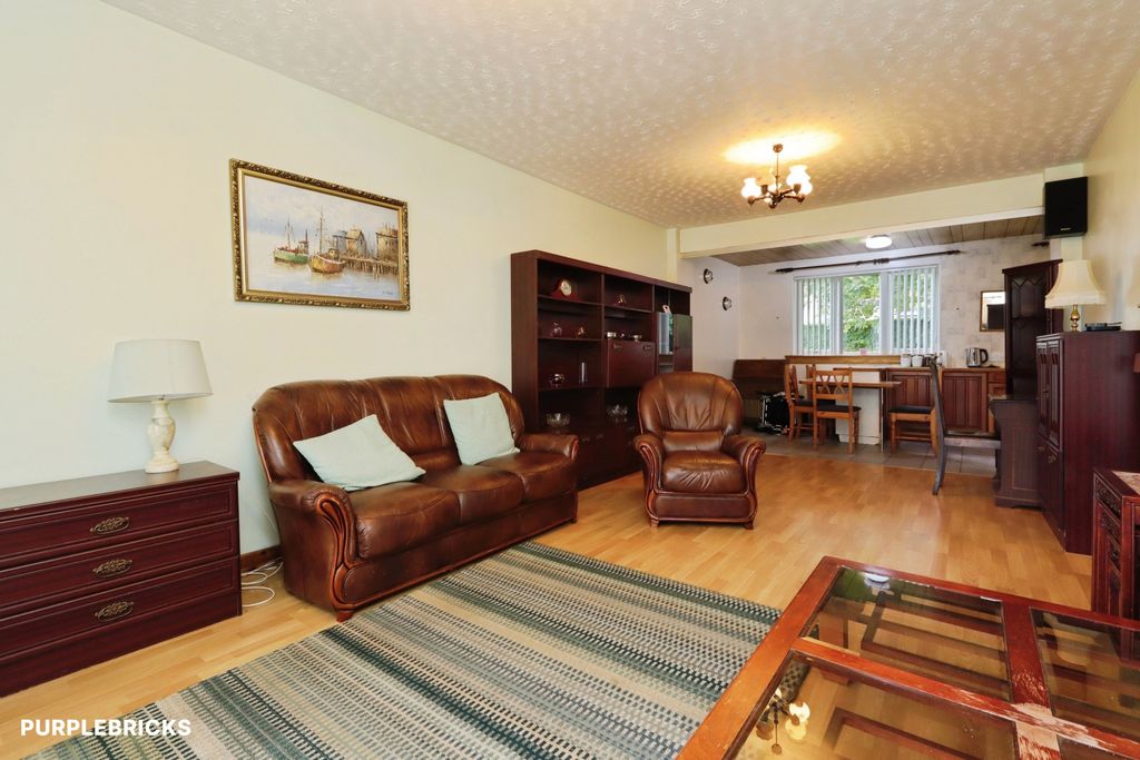 Property photo 3 of 23