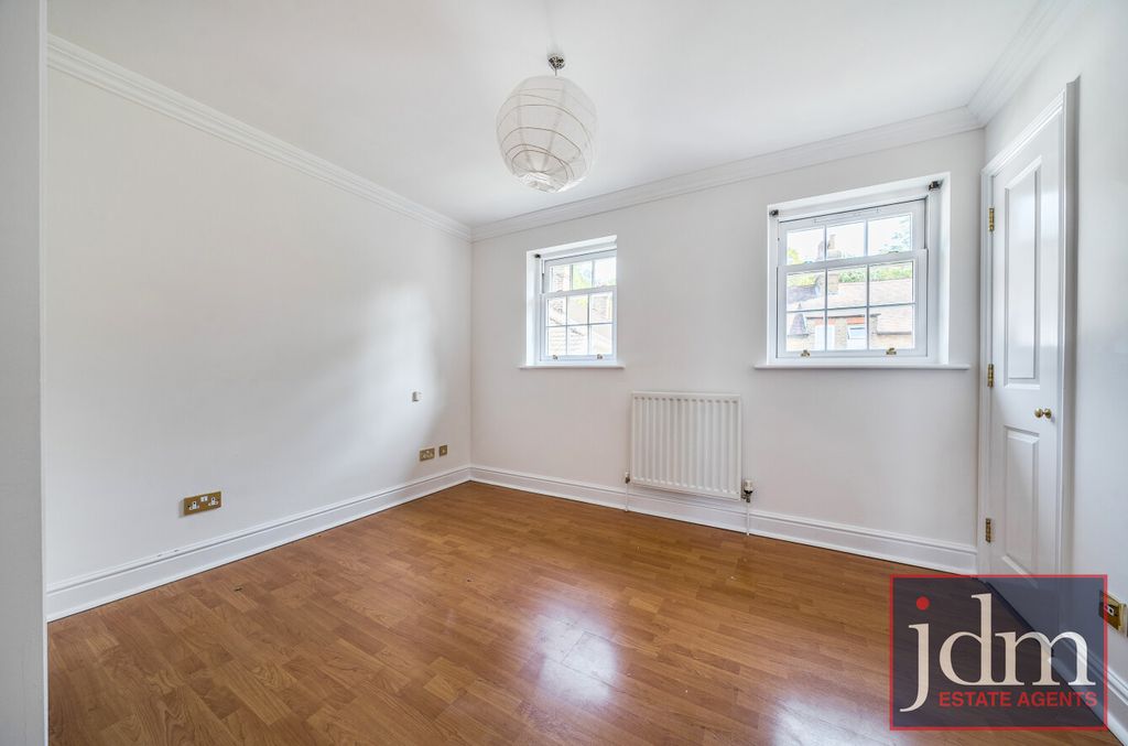 Property photo 3 of 10 Dining Room