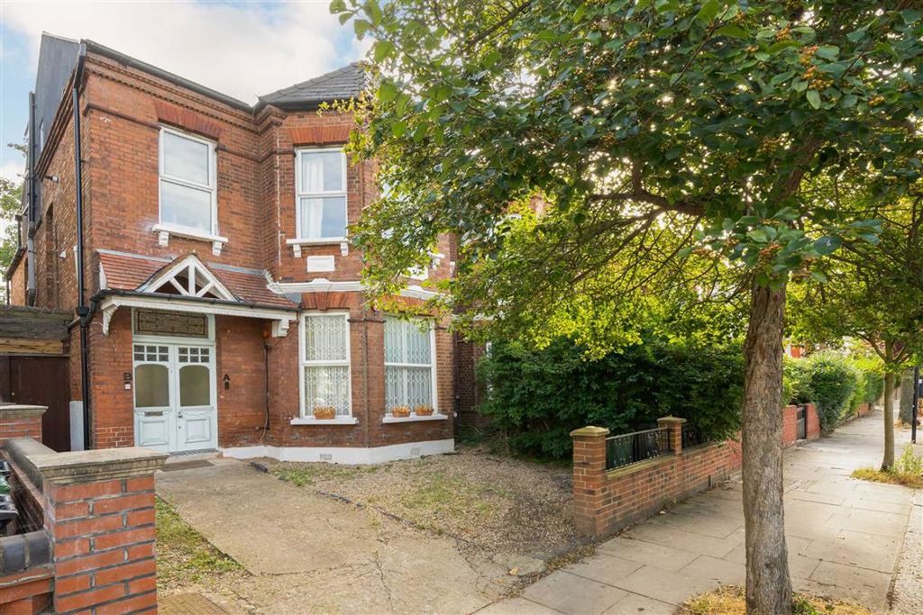 Property photo 1 of 8