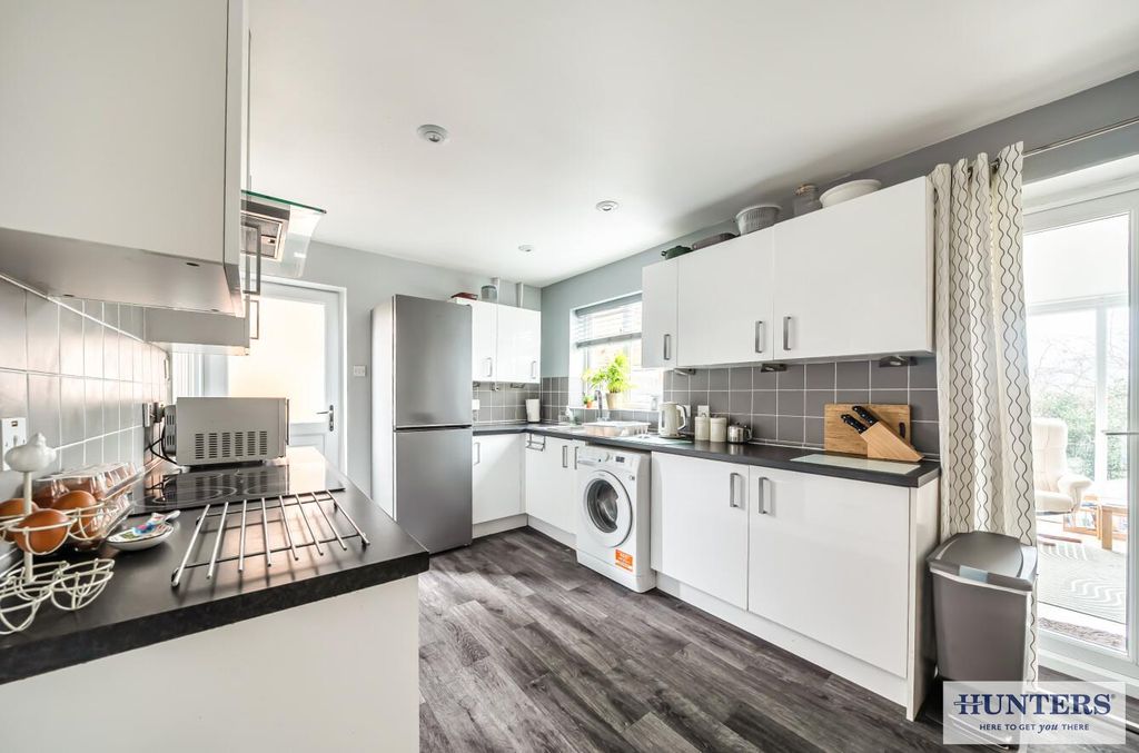 Property photo 2 of 21 c423F5d9-535c-4752-892c-9F810B9Bace0.Jpg