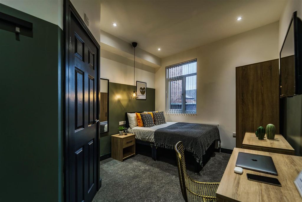 Property photo 1 of 11 Room 2 A.Jpg