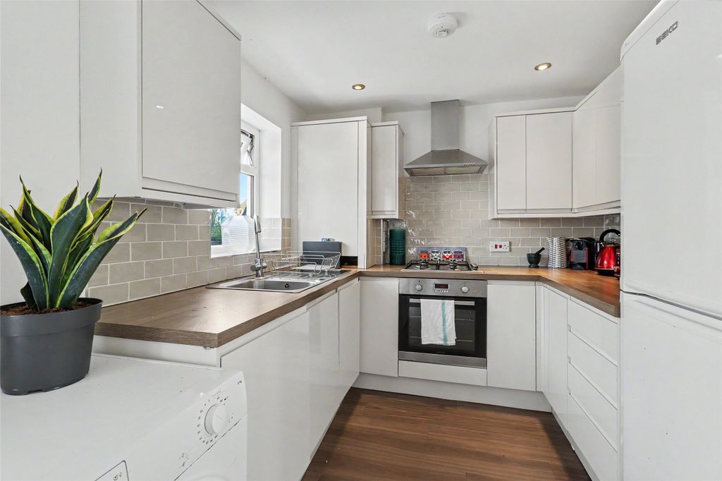Property photo 3 of 17 3 - Picture No. 32