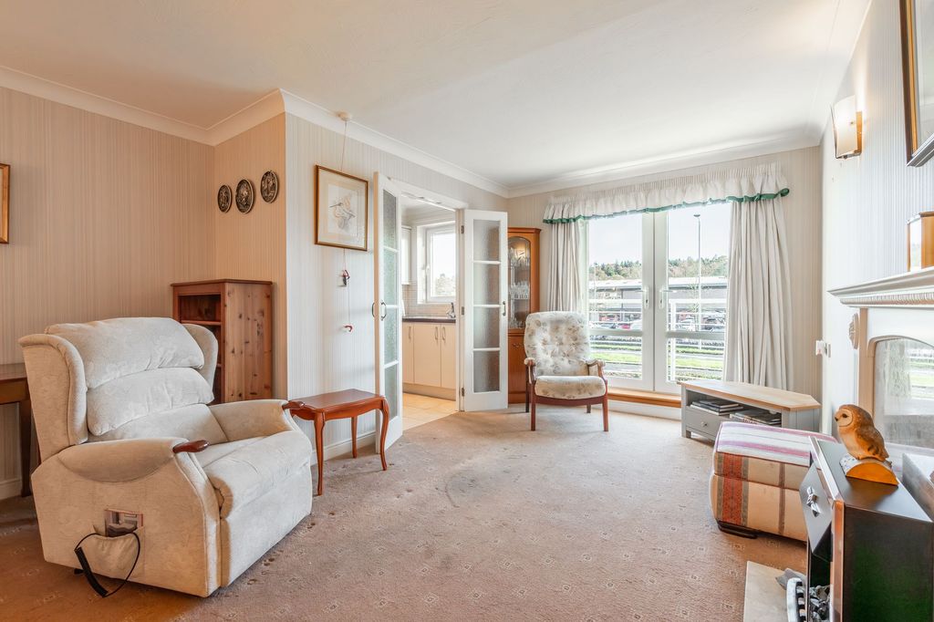 Property photo 3 of 14