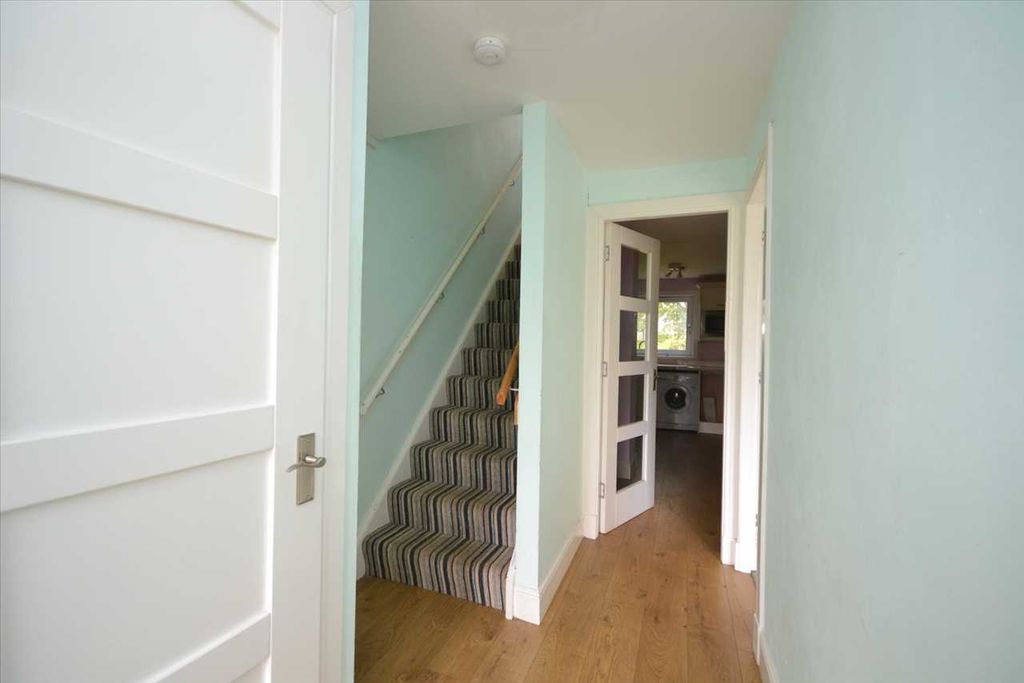 Property photo 2 of 13 Hallway