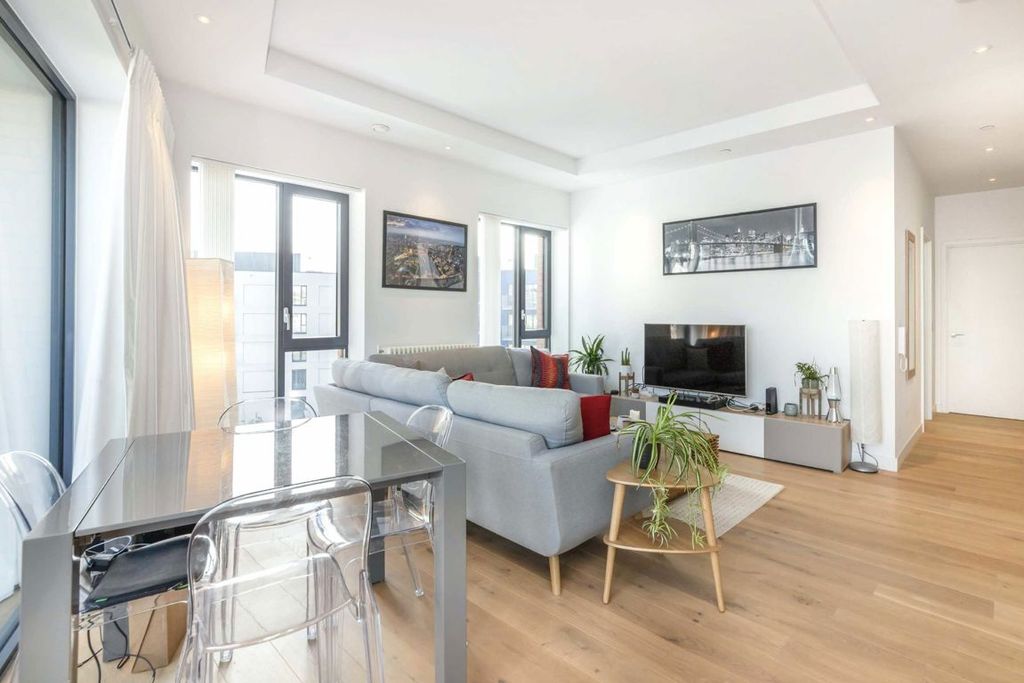 Property photo 3 of 9