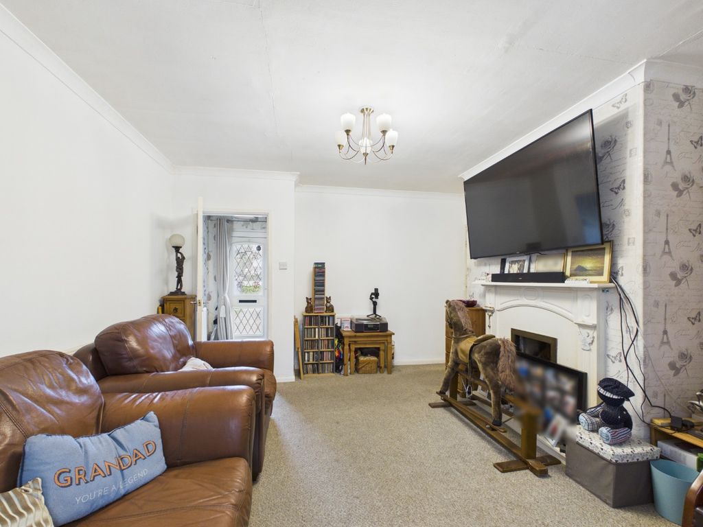 Property photo 3 of 19 4865876