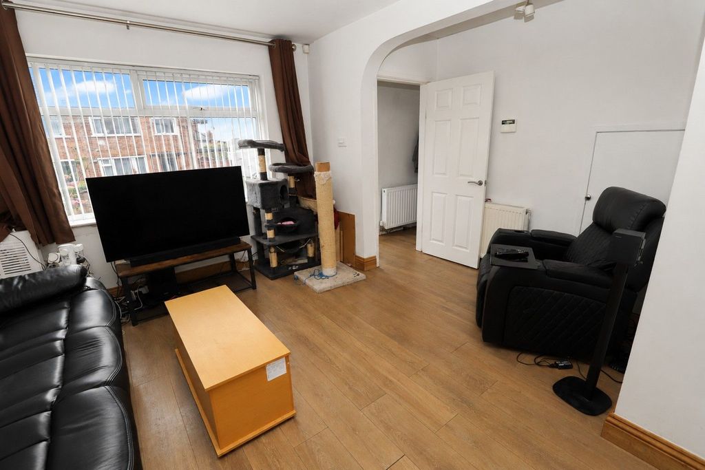 Property photo 2 of 21