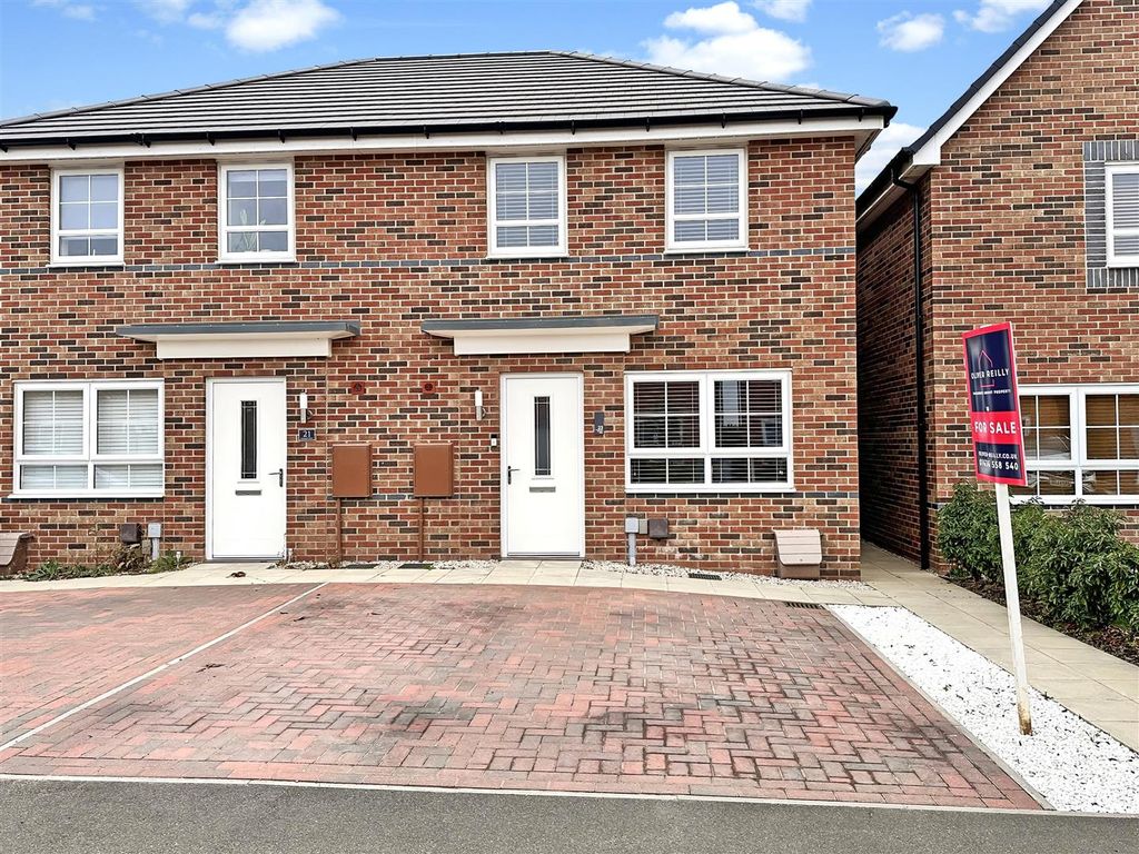 Property photo 1 of 20 Front Aspect 714