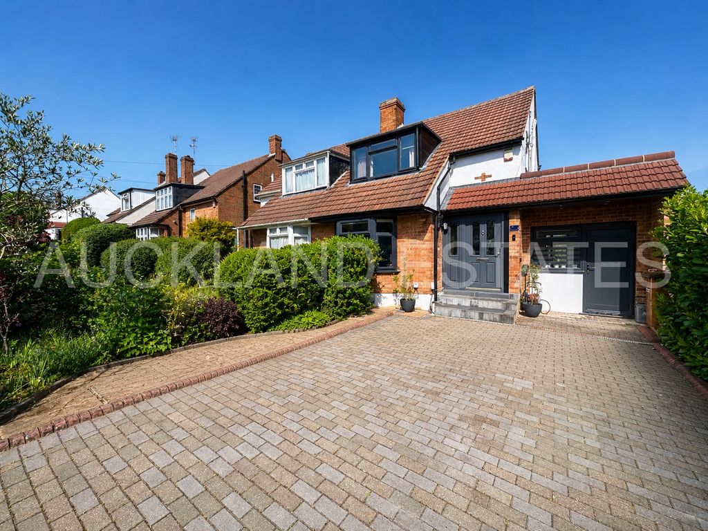 Property photo 1 of 35 Image00001
