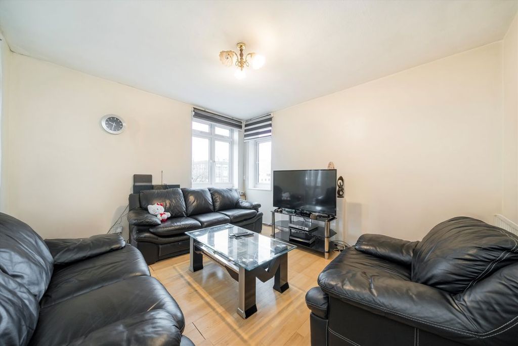 Property photo 2 of 6