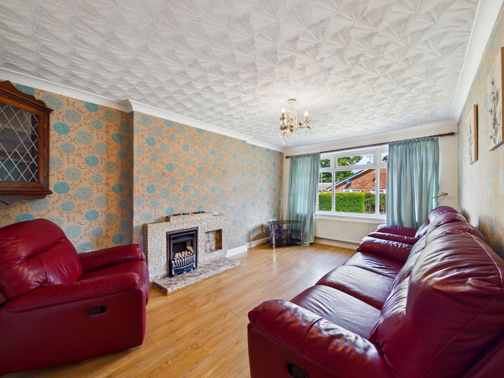 Property photo 3 of 11 Living Room