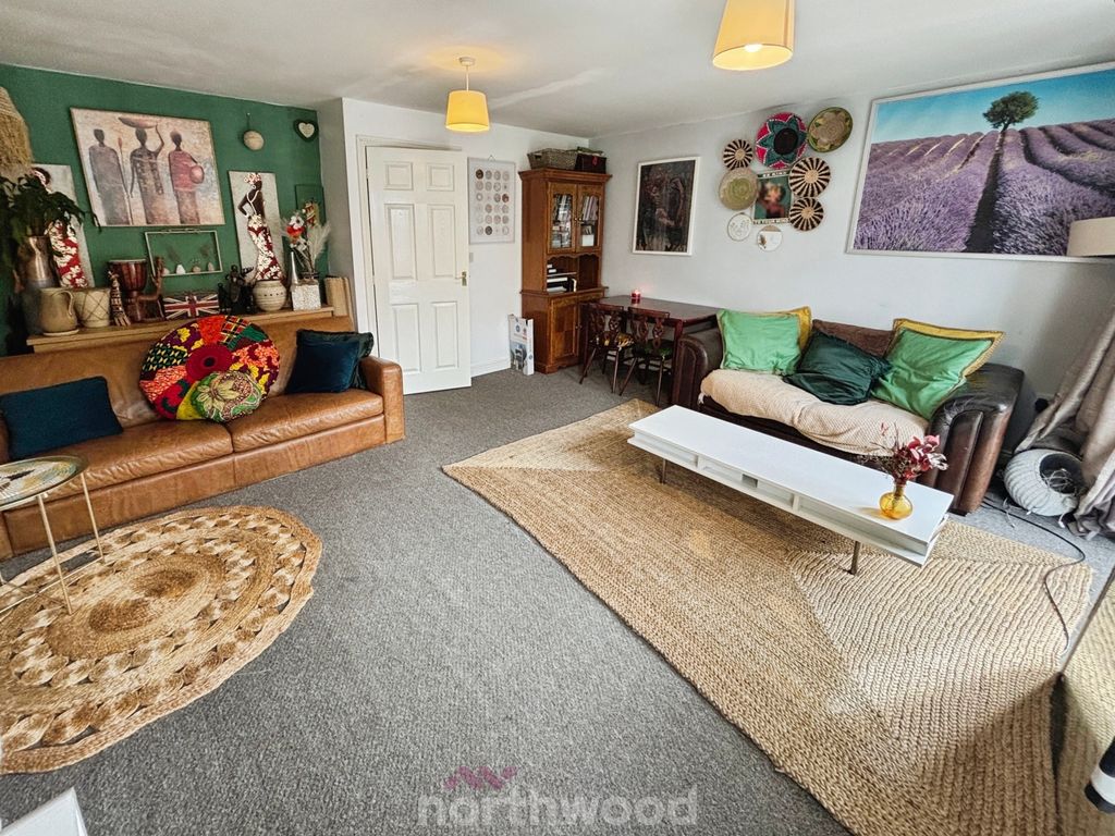 Property photo 2 of 25