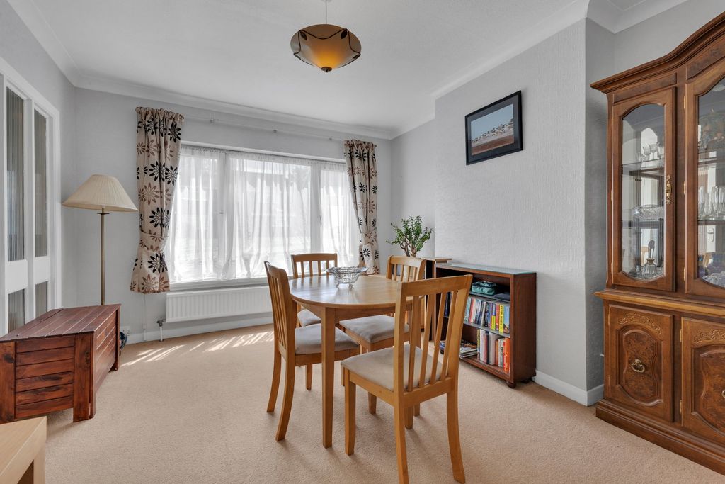 Property photo 2 of 22