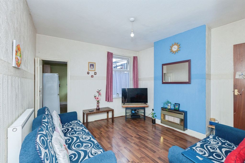 Property photo 2 of 16