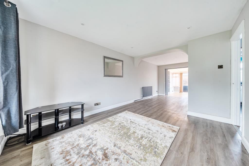 Property photo 3 of 21 Reception