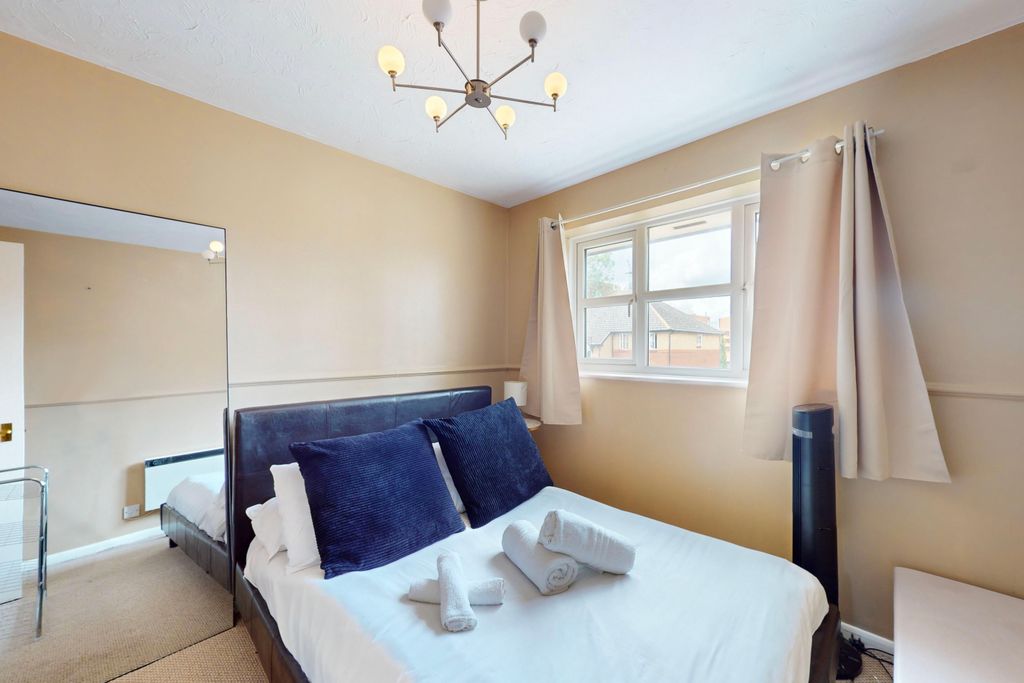 Property photo 2 of 6