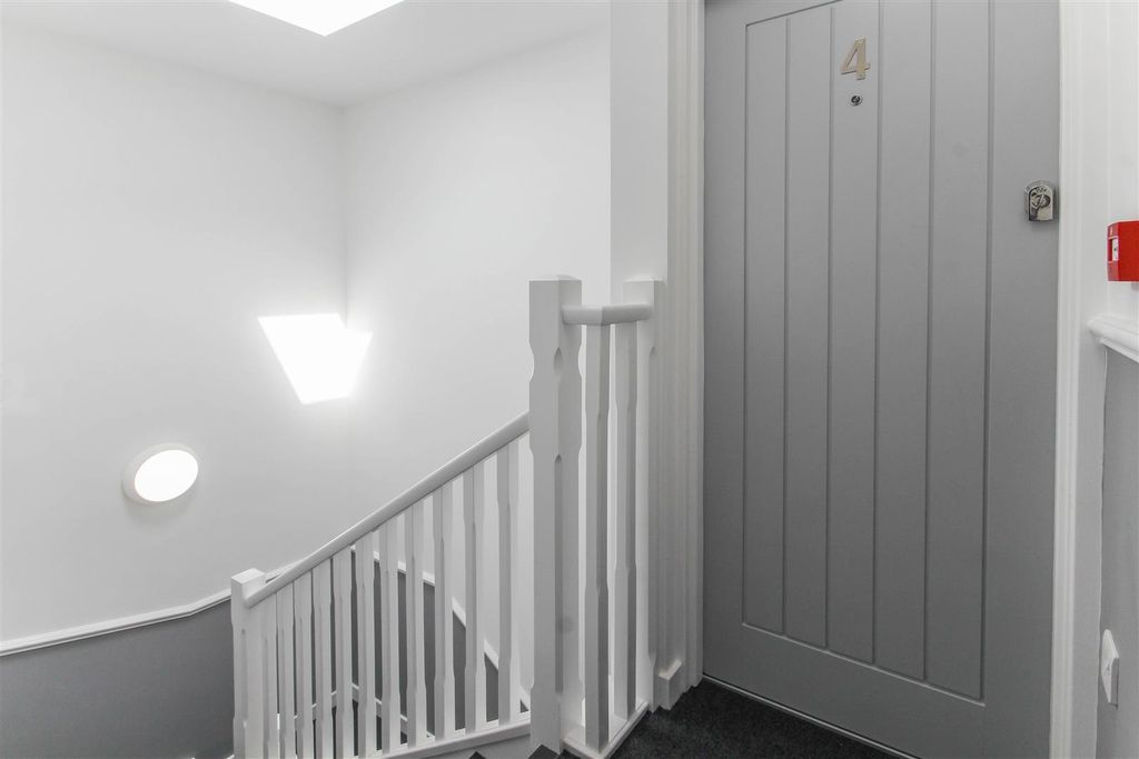 Property photo 3 of 8 Img_2980-1.Jpg