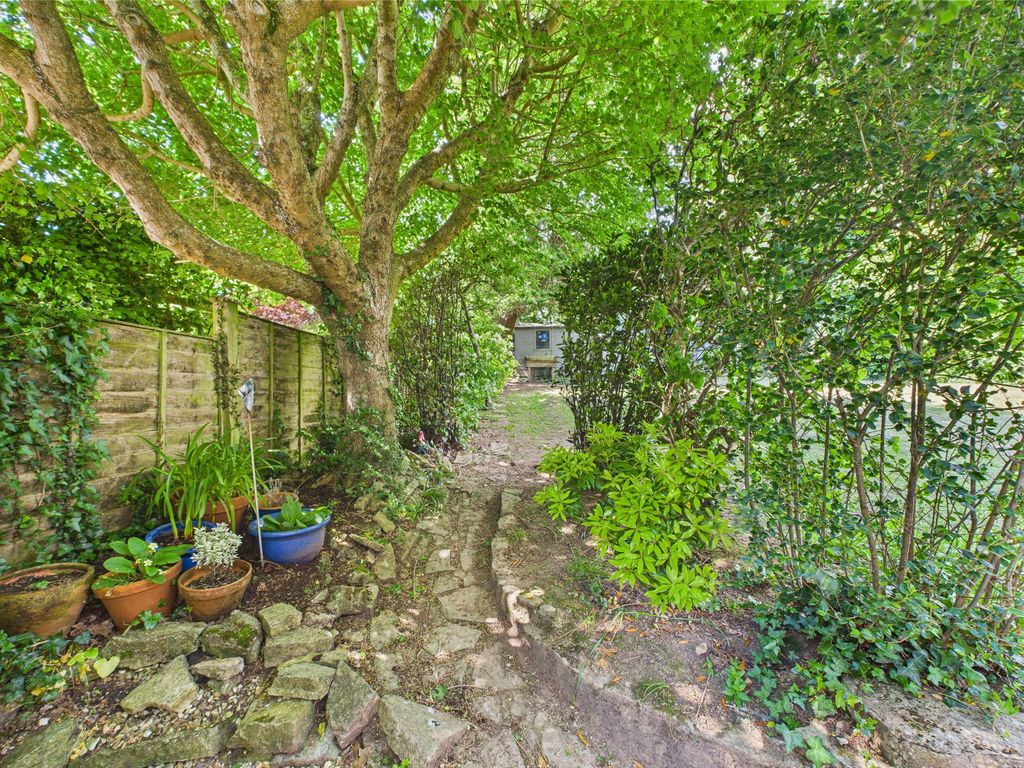 Property photo 2 of 27