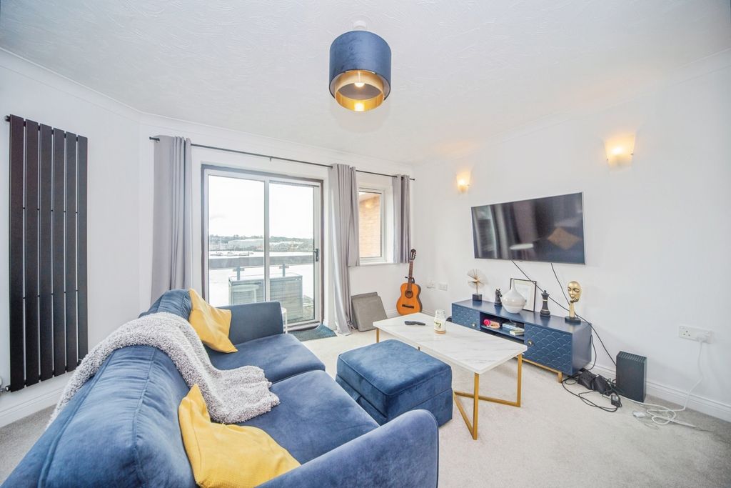 Property photo 3 of 17 Pbox-Img.Jpg