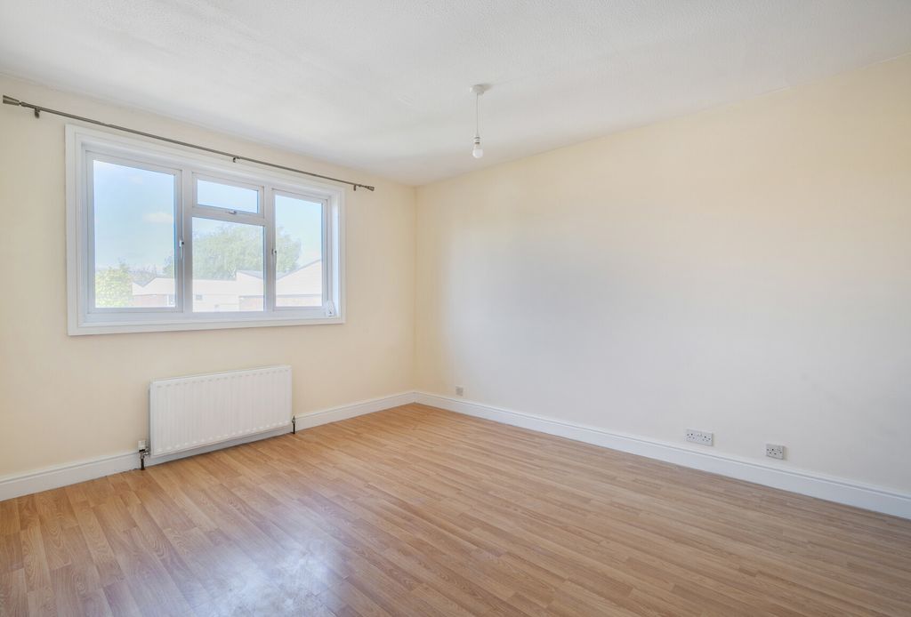 Property photo 3 of 17 1440951-5-69E7522...