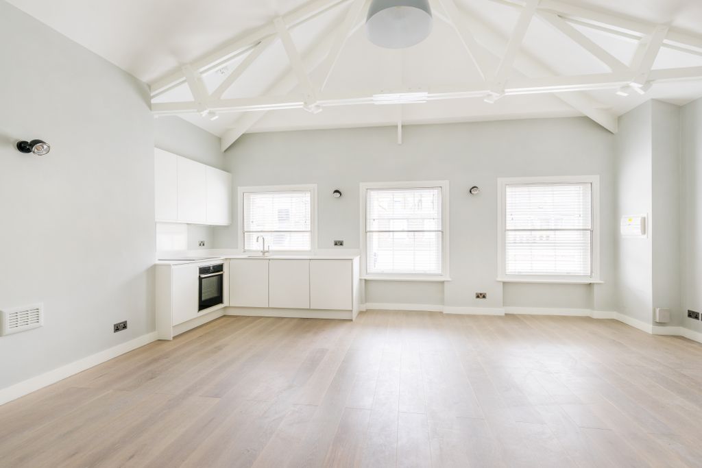 Property photo 1 of 13 Image