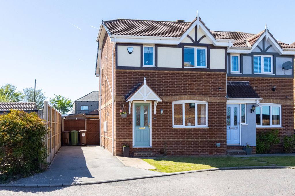 Property photo 1 of 17 3 Bedroom Semi Detached