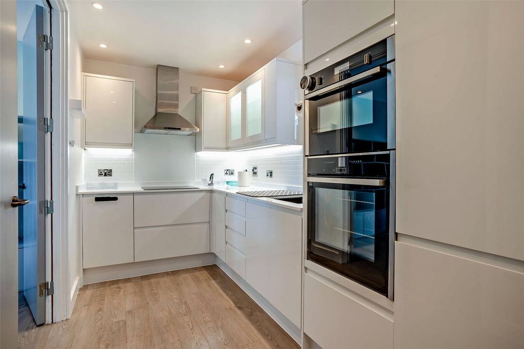 Additional image 6 of 2 bed flat for saleGreyfriars Road, Cardiff CF10
