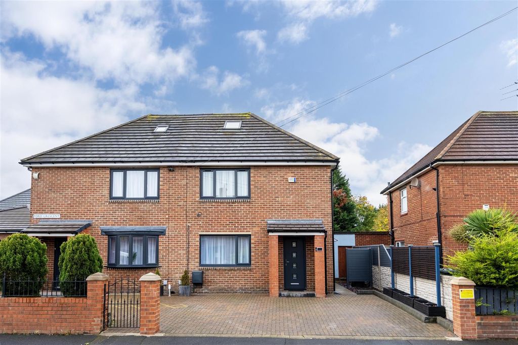 Property photo 1 of 10 External