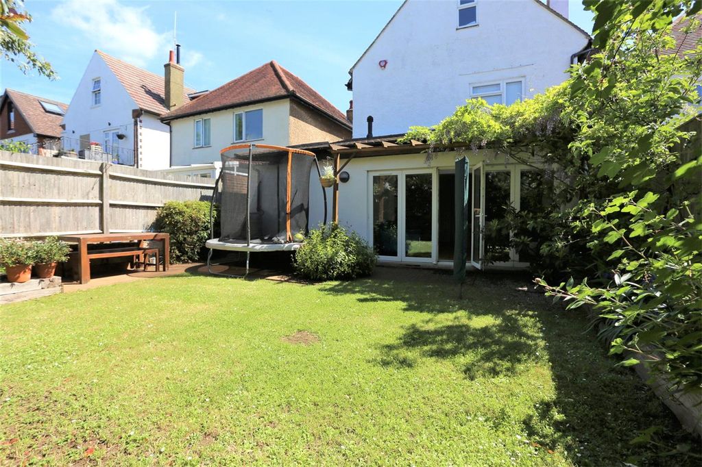 Property photo 1 of 19 Picture No. 18