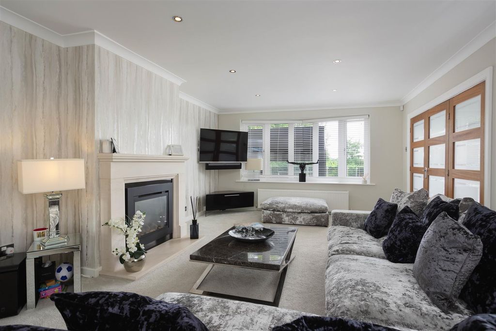 Property photo 3 of 29 00012.Jpg