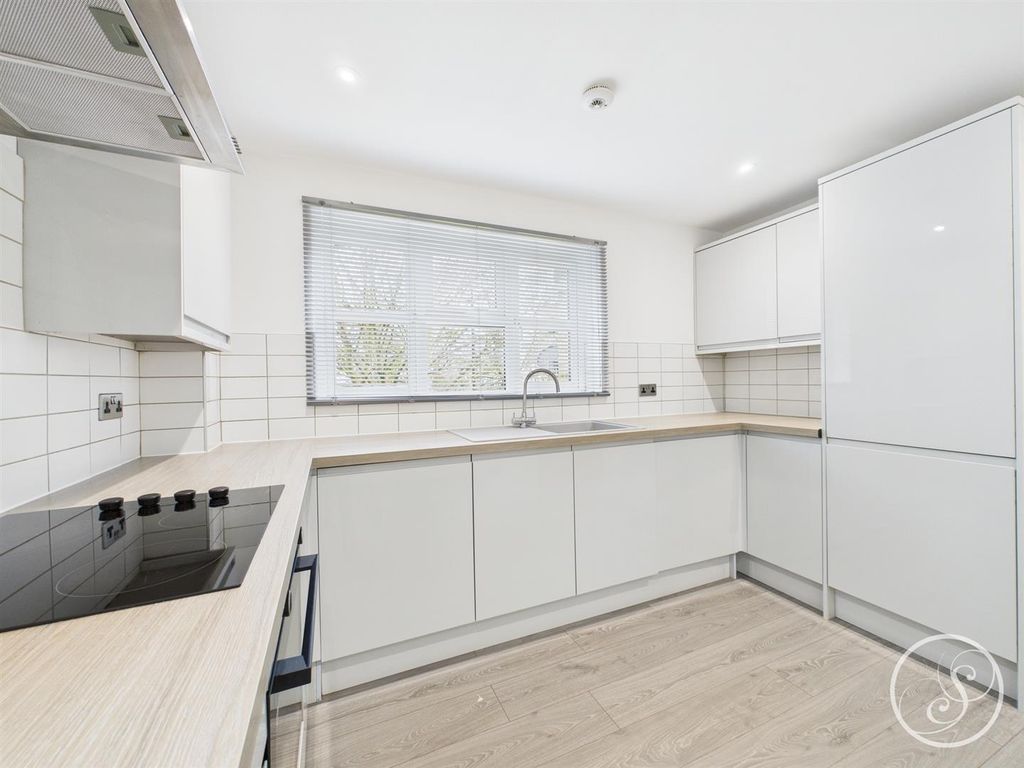 Property photo 3 of 14 Cam02071G0-Pr0531-Still002.Jpg