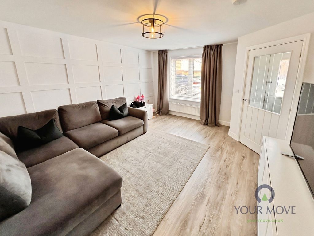 Property photo 2 of 17 Lounge
