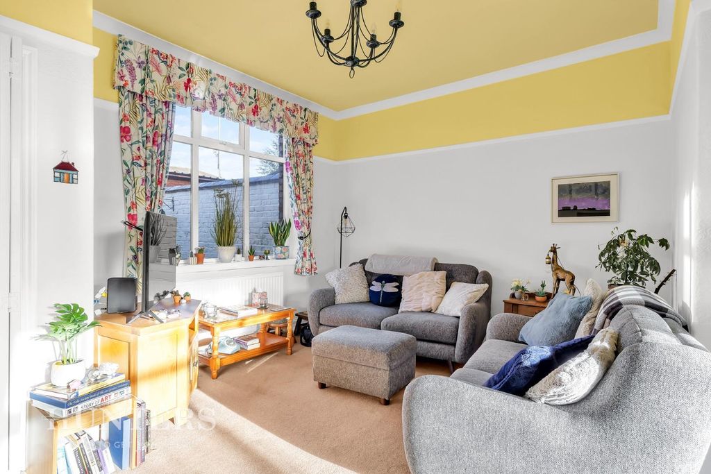 Property photo 3 of 23 Living Room & Dining Area