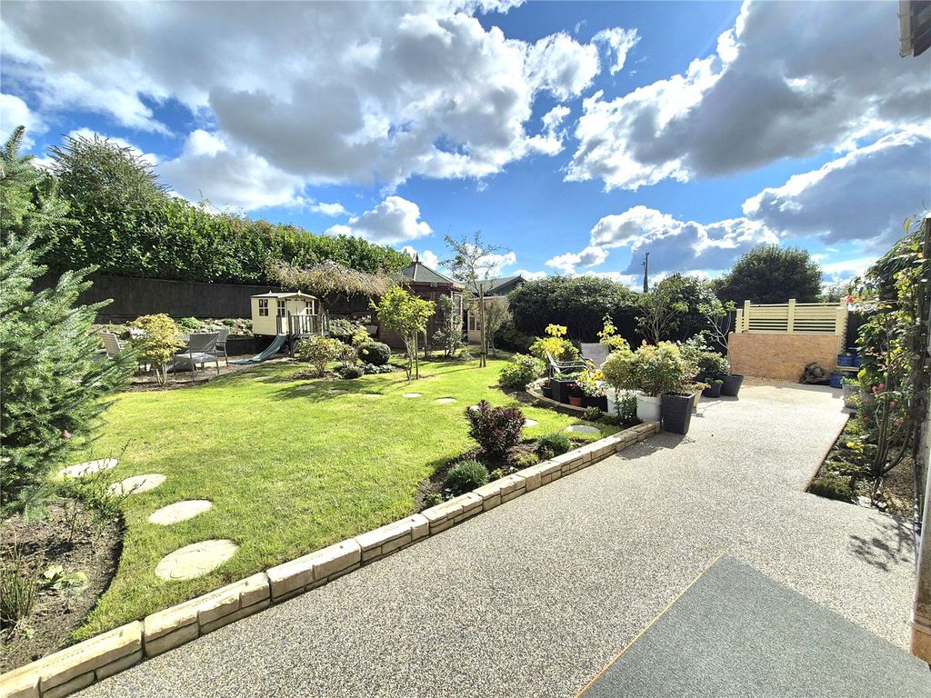 Property photo 2 of 26 Picture No. 31