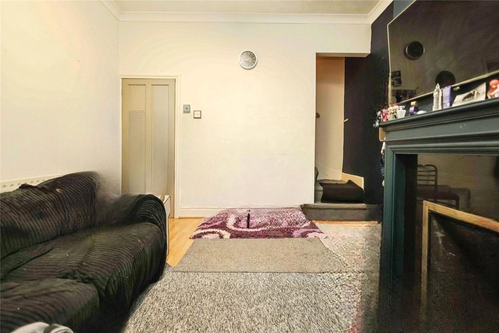 Property photo 2 of 13 Picture No. 24
