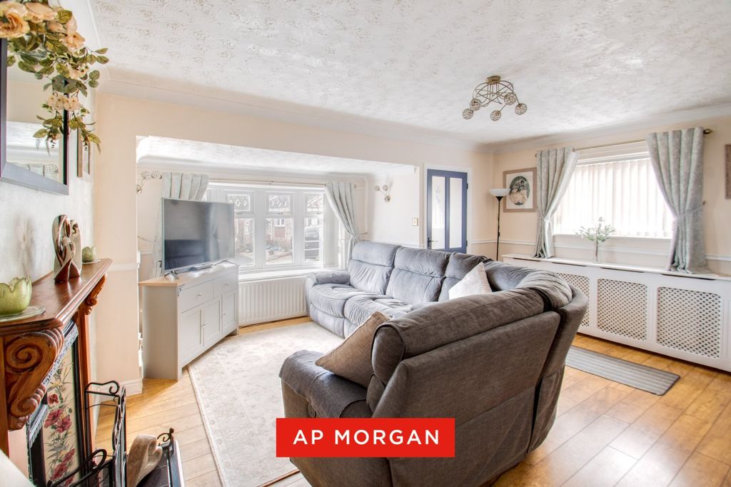 Property photo 3 of 27 Picture No. 04