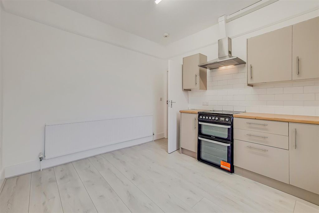 Property photo 3 of 10 4_Kitchen-0.Jpg