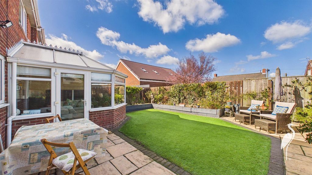 Property photo 2 of 29 Outside